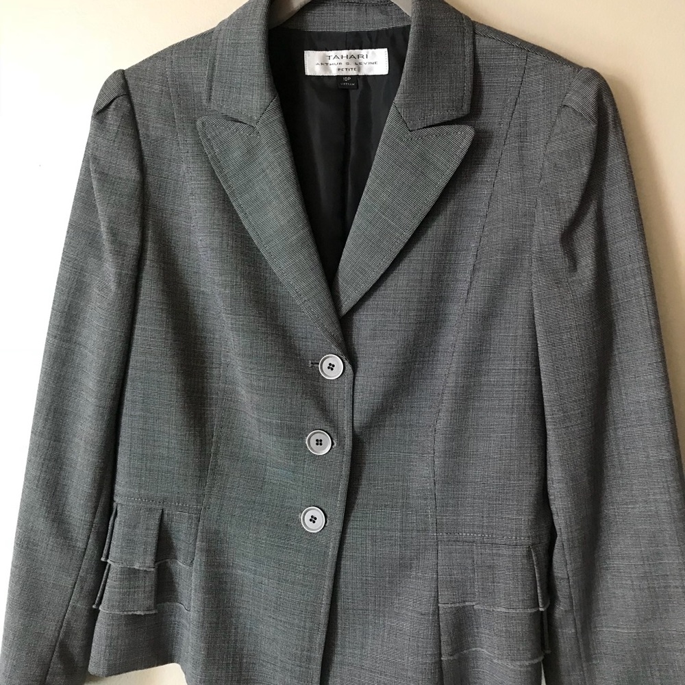 Tahari grey jacket size 10P